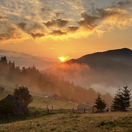 Hotel Рандеву Slavske Esterno foto